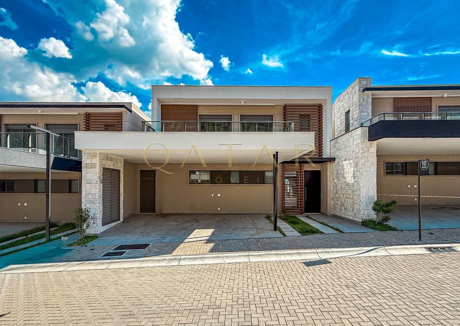 Singular MPD - Casa à venda com 310m² | 4 suítes