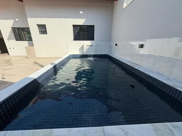 Oportunidade Lado Praia: Casa Nova com Piscina e Churrasqueira (400m do Mar)