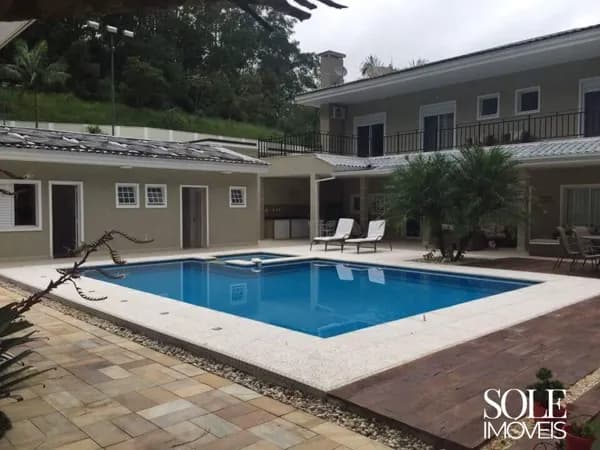 Casa no Condomínio Capital Ville – 4 suítes, lazer privativo e integração com a natureza