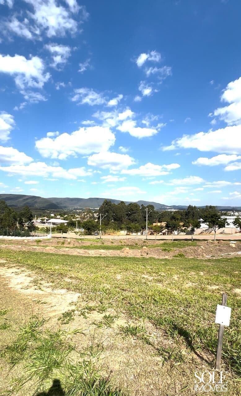 Terreno de 800m² com vista para a Serra do Japi no Condomínio Terras de Alvorada, Jundiaí