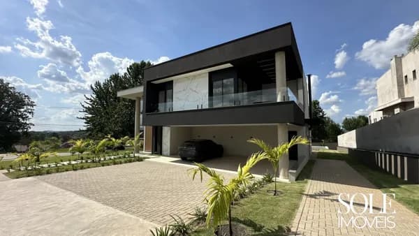 Casa Moderna, Porteira Fechada com Piscina de Borda Infinita em Jundiaí