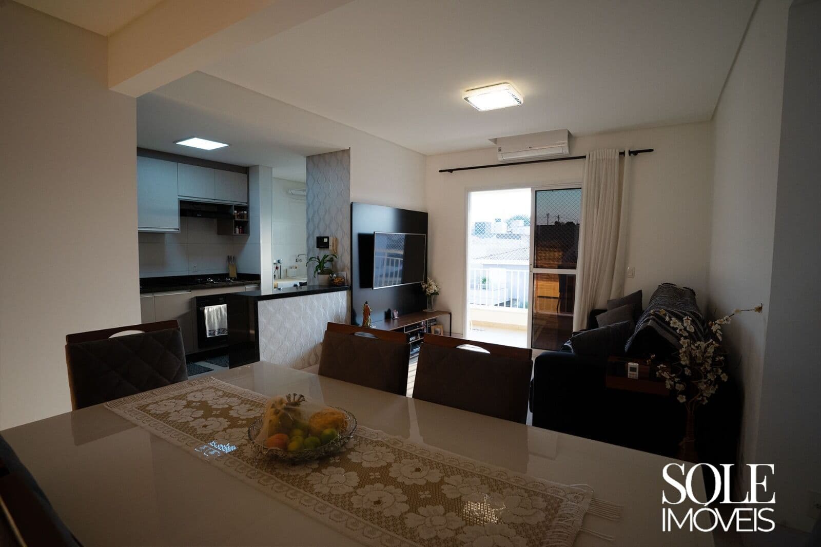 Apartamento de 98m² com suíte, varanda gourmet e portaria virtual