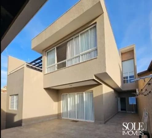 Casa à venda no Quinta das Videiras com 390 m² de construção e área gourmet completa