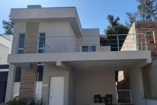 Sobrado Moderno no Villa Verde com 225 m² e Estrutura para Ampliação