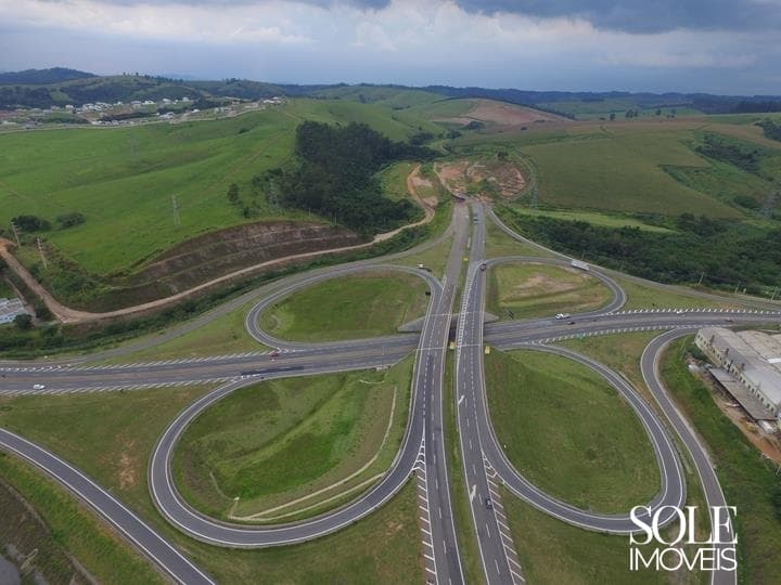 Terreno industrial ou comercial de 20.000 m² à venda no Parque Nova Xampirra, Itatiba-SP, com 208 metros de frente e zoneamento misto.