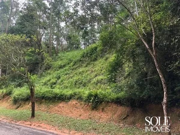 Lote de 1.050 m² à venda no Capital Ville, condomínio fechado de alto padrão em Jundiaí.
