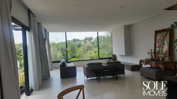 Casa de Alto Padrão em Construção no Condomínio – 3 Suítes, Piscina no Capital Ville