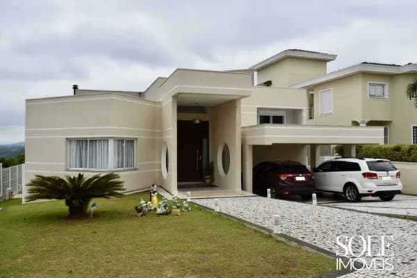 Casa de Alto Padrão com 5 Suítes, Elevador e Lazer Completo em Terreno de 800 m²