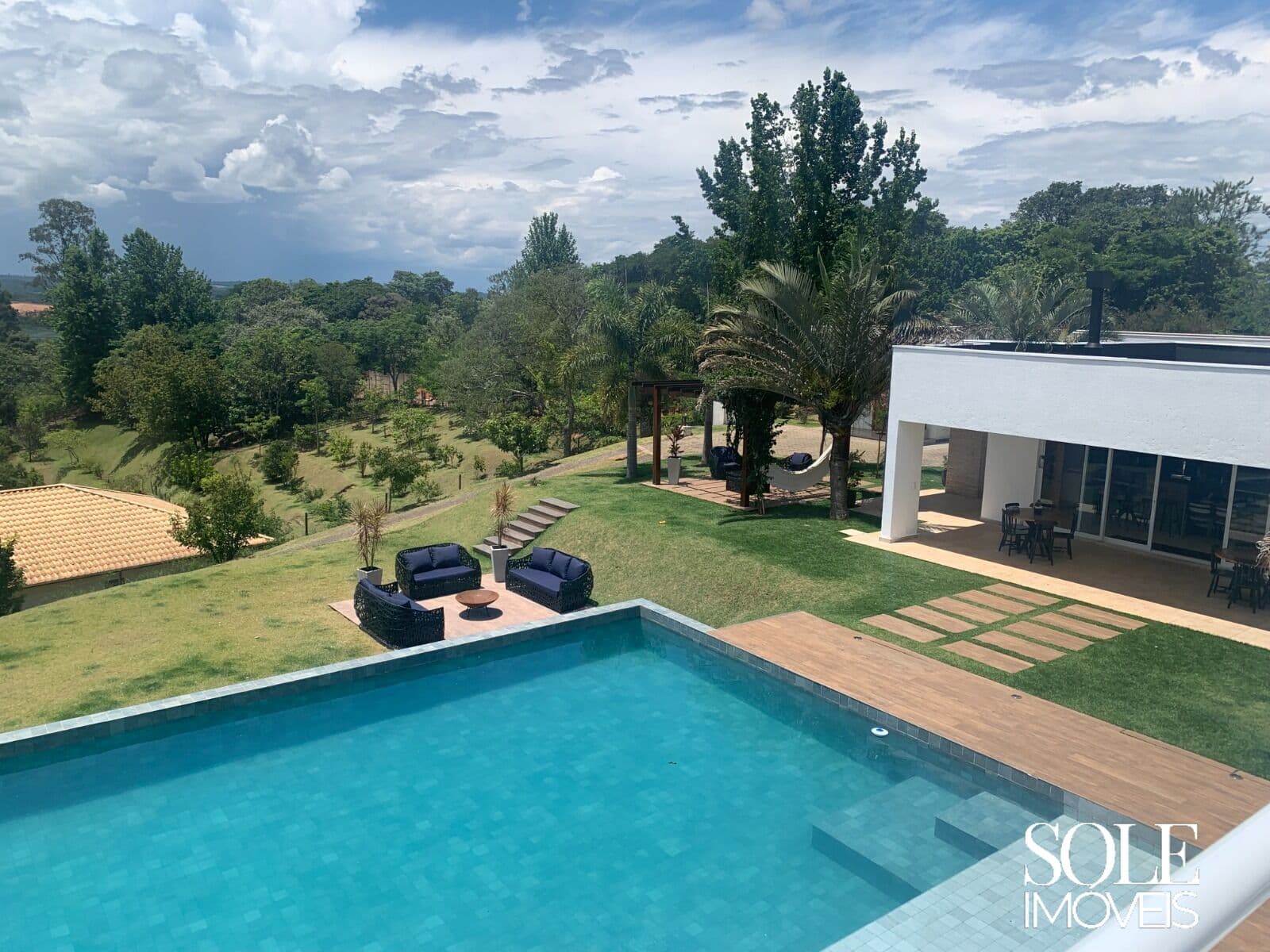 Casa em condomínio com 5 suítes e lazer completo no Ivoturucaia | Jundiaí