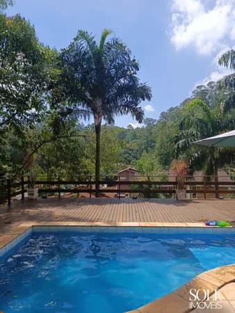 Sobrado de Alto Padrão com Piscina Aquecida, Vista para a Mata e Área Gourmet em Jundiaí
