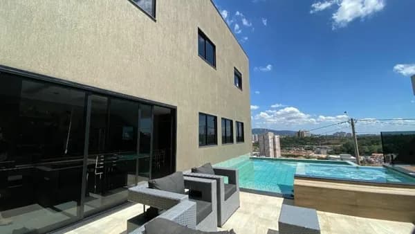 Casa de alto padrão à venda no Bosque do Horto em Jundiaí com elevador e lazer completo