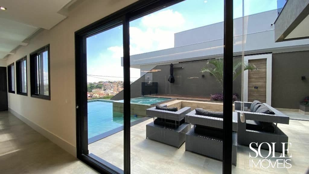 Casa de alto padrão à venda no Bosque do Horto em Jundiaí com elevador e lazer completo