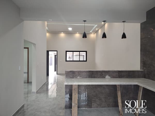 Casa com pé-direito alto à venda no Residencial Girassol em Itupeva