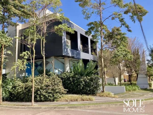Casa de Altíssimo Padrão no Quinta das Laranjeiras em Jundiaí com Elevador e 4 Suítes