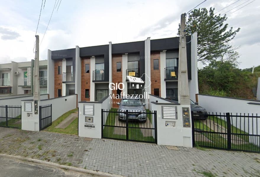 Sobrado Geminado em Jaraguá do Sul, bairro Tifa Martins.