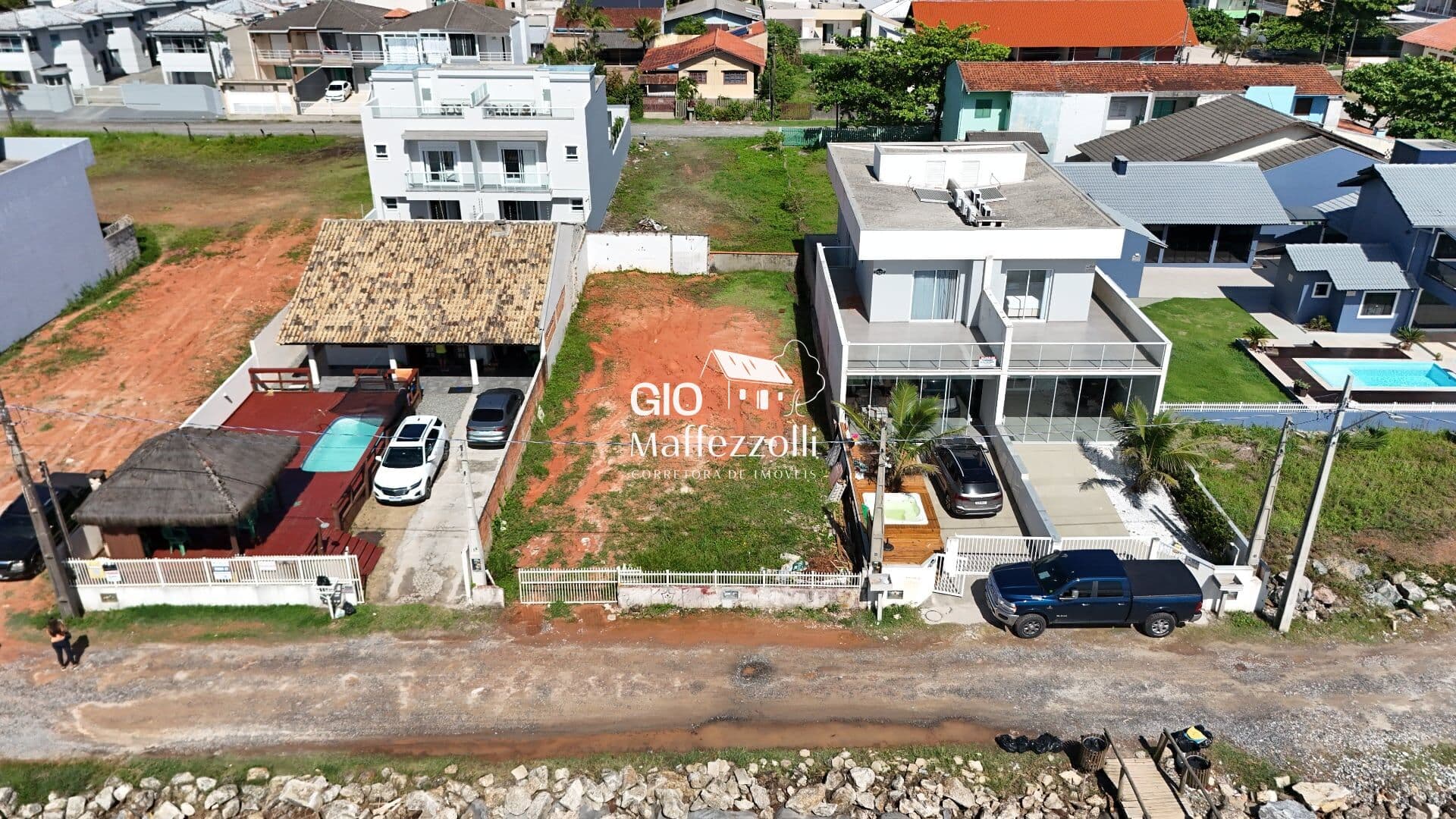 Terreno em Itapoá, bairro Balneário Cambiju