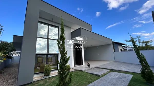 Casa em Jaraguá do Sul, bairro Três Rios do Sul.