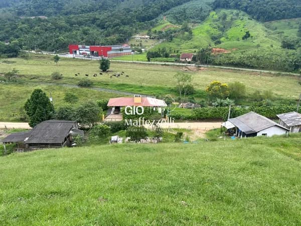 Sítio em Jaraguá do Sul, bairro Jaraguá 84.
