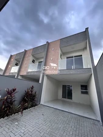Sobrado Geminado em Jaraguá do Sul, bairro Tifa Martins.