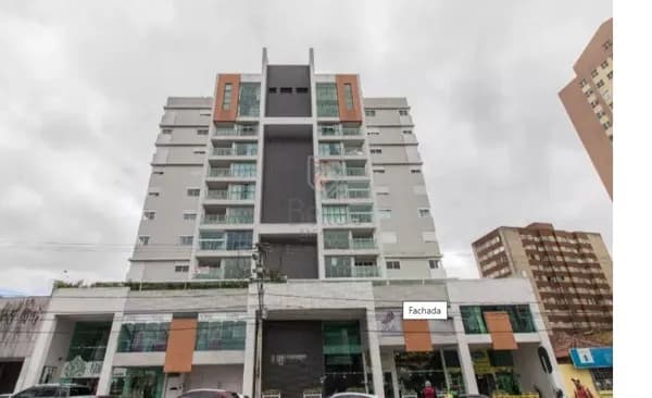 Apartamento de 2 quartos com suíte, 2 vagas de garagem cobertas.