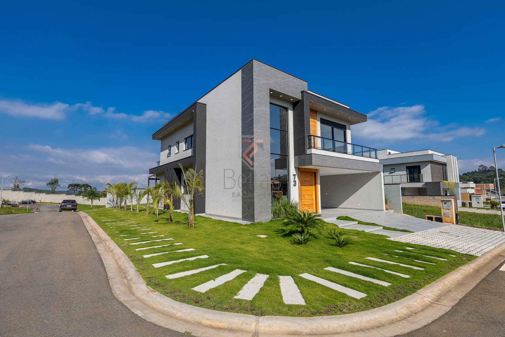 Casa Alto Padrão de 273 m² em Butiatuvinha, Colombo