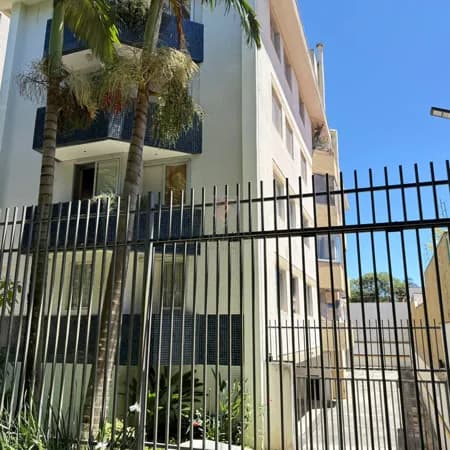 Apartamento Amplo com 3 Quartos (1 Suíte) e 89 m² Privativos no Cabral | Excelente Localização