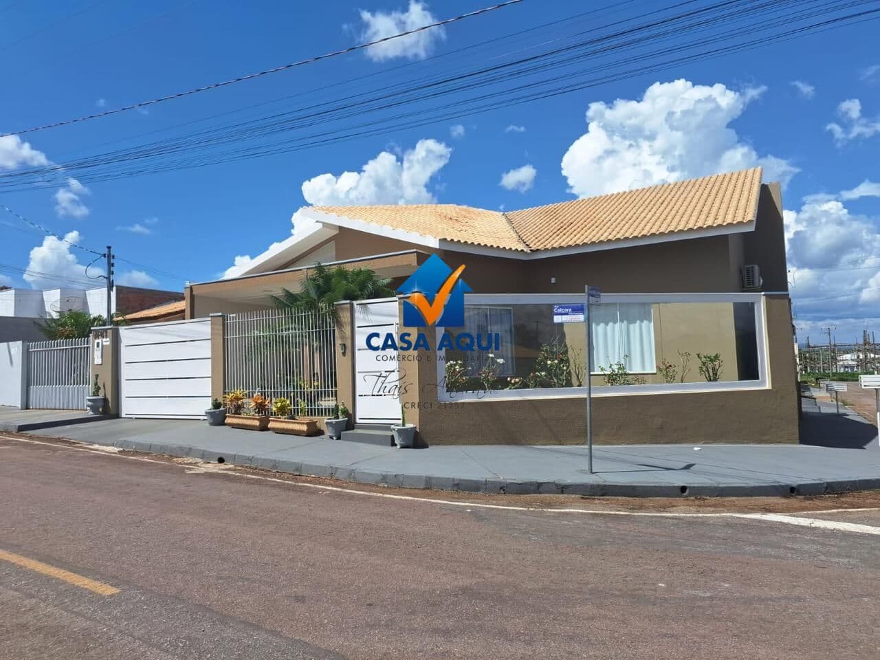 Casa Vale Formoso de esquina suíte com banheira