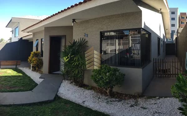 Casa em Ponta Grossa - Oficinas