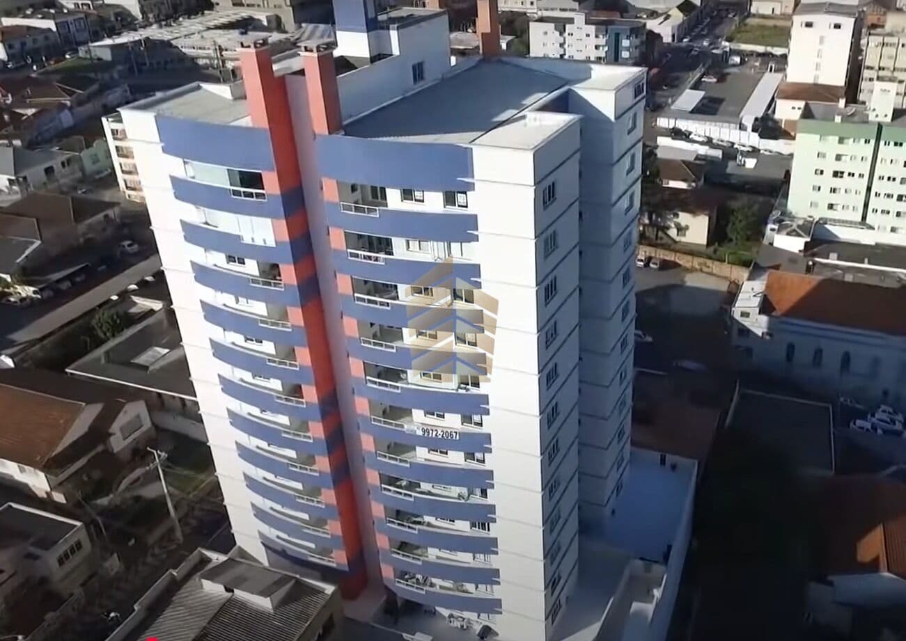 Apartamento semi mobiliado no Centro