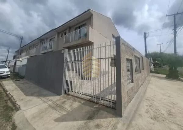 Sobrado de esquina no Olarias