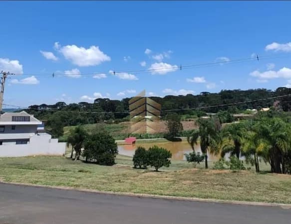 Terreno em Condomínio com vista para o lago