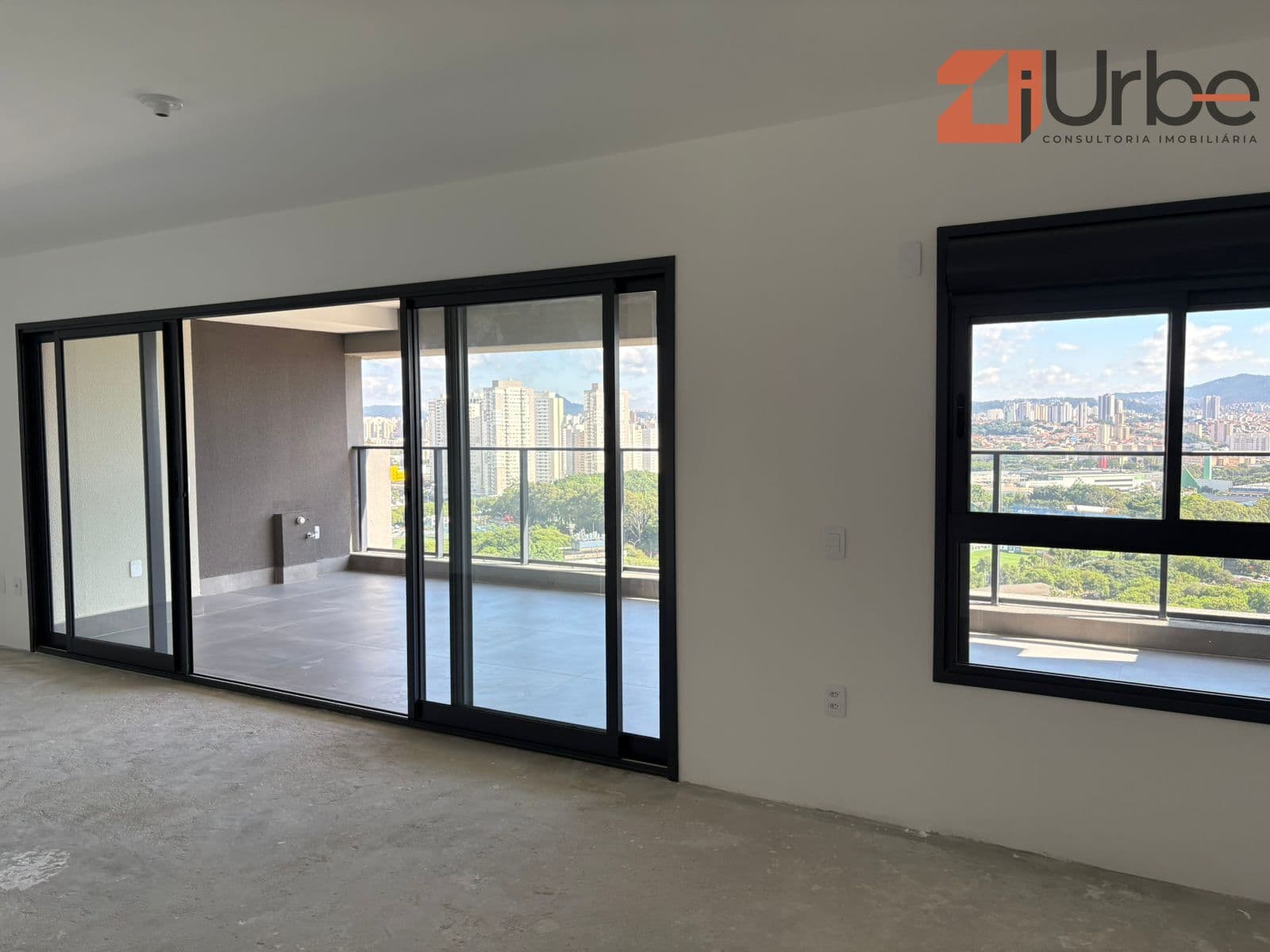Apartamento pronto com 3 suítes à venda, 165m² localizado à 1,3km da futura estação SESC-Pompéia