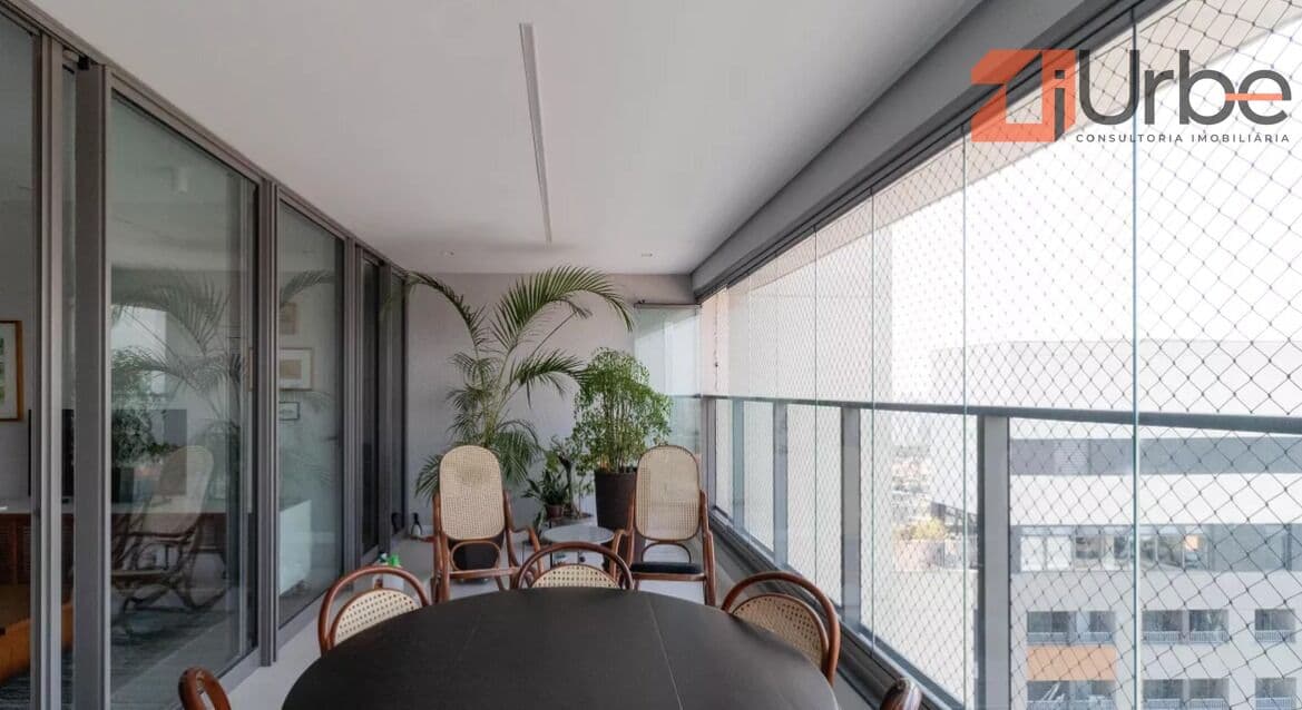 Lindíssimo apartamento à venda no Alto de Pinheiros 180m², 2 vagas com vista para o Parque Villa Lobos