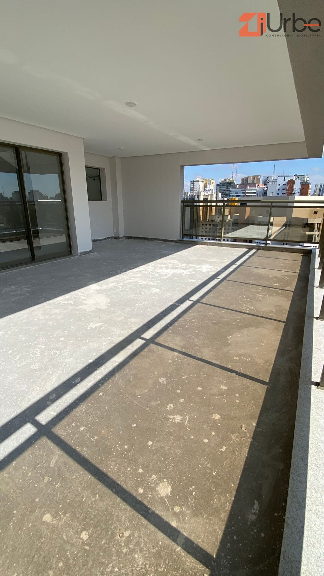 Cobertura Duplex pronto à venda 306m² localizado à poucos minutos do Shopping Bourbon