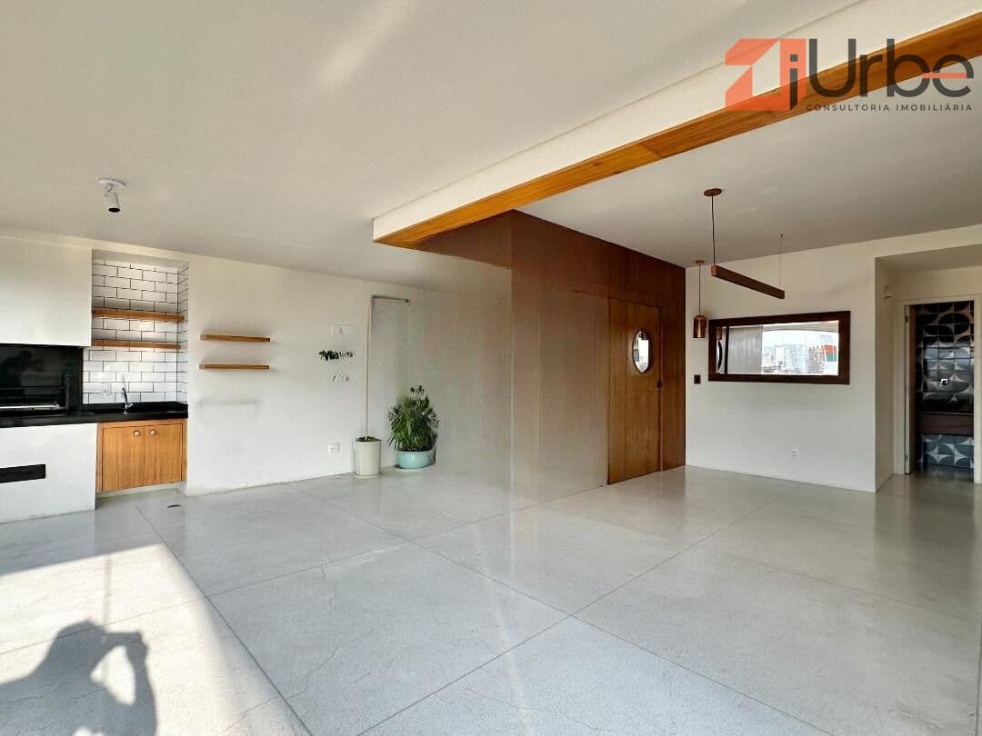 Apartamento à venda reformado na Vila Romana com 162m², 3 vagas próximo à Avenida Sumaré
