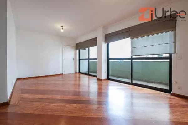 Apartamento à venda na Vila Madalena com 130m², 2 vagas localizado à 10 minutos de caminhada da Estação de Metrô