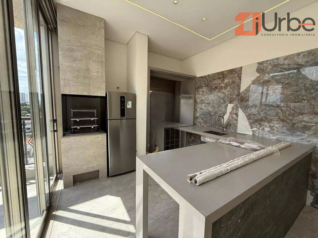Cobertura Duplex à venda com 183m², 3 vagas "nunca habitada" na Vila Anastácio