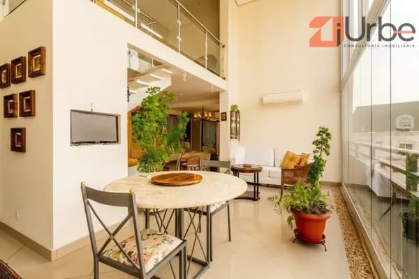 Luxuoso apartamento à venda em Perdizes com 170m², 3 vagas com fácil acesso às Avenidas Sumaré, Pompéia e Pacaembu