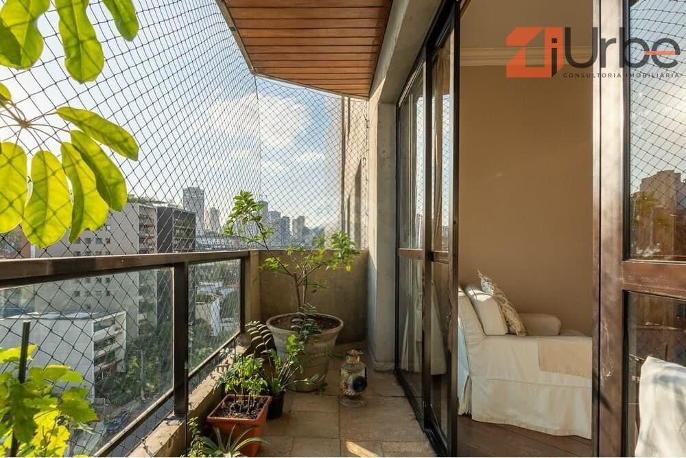 Apartamento à venda na Vila Madalena com 132m², 3 dormitórios, 2 vagas próximo ao Hospital Santa Maggiore