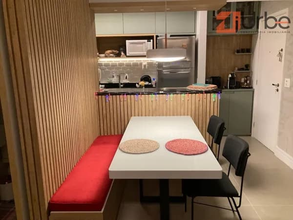 Lindo apartamento reformado com 94m², 2 vagas na Lapa