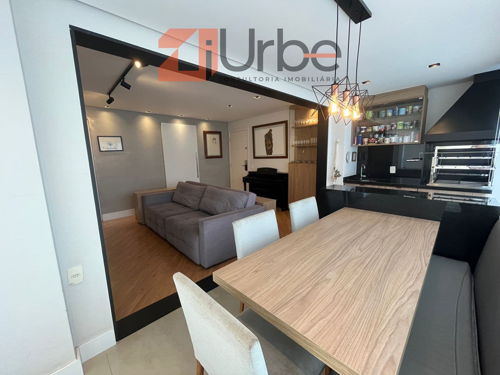 Apartamento à venda à poucos passos da Av. Sumaré com 88m², 2 vagas