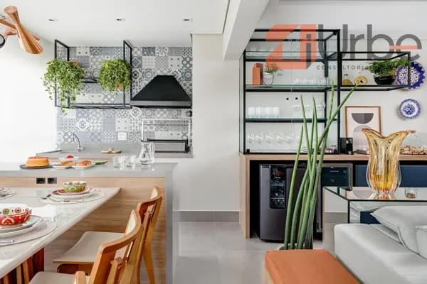 Apartamento à venda na melhor localização da Vila Romana com 2 dorms, 3 vagas demarcadas