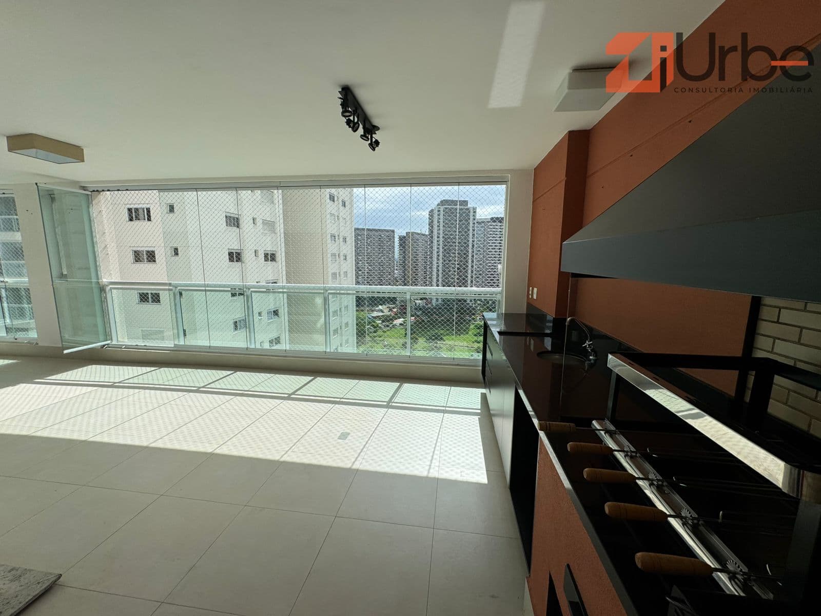 Excelente apartamento à venda com 241m², 4 suítes, 3 vagas no Jardim das Perdizes