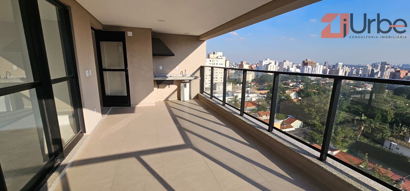 Pronto para morar à venda 163m², 2 vagas próximo à Estação Sumaré