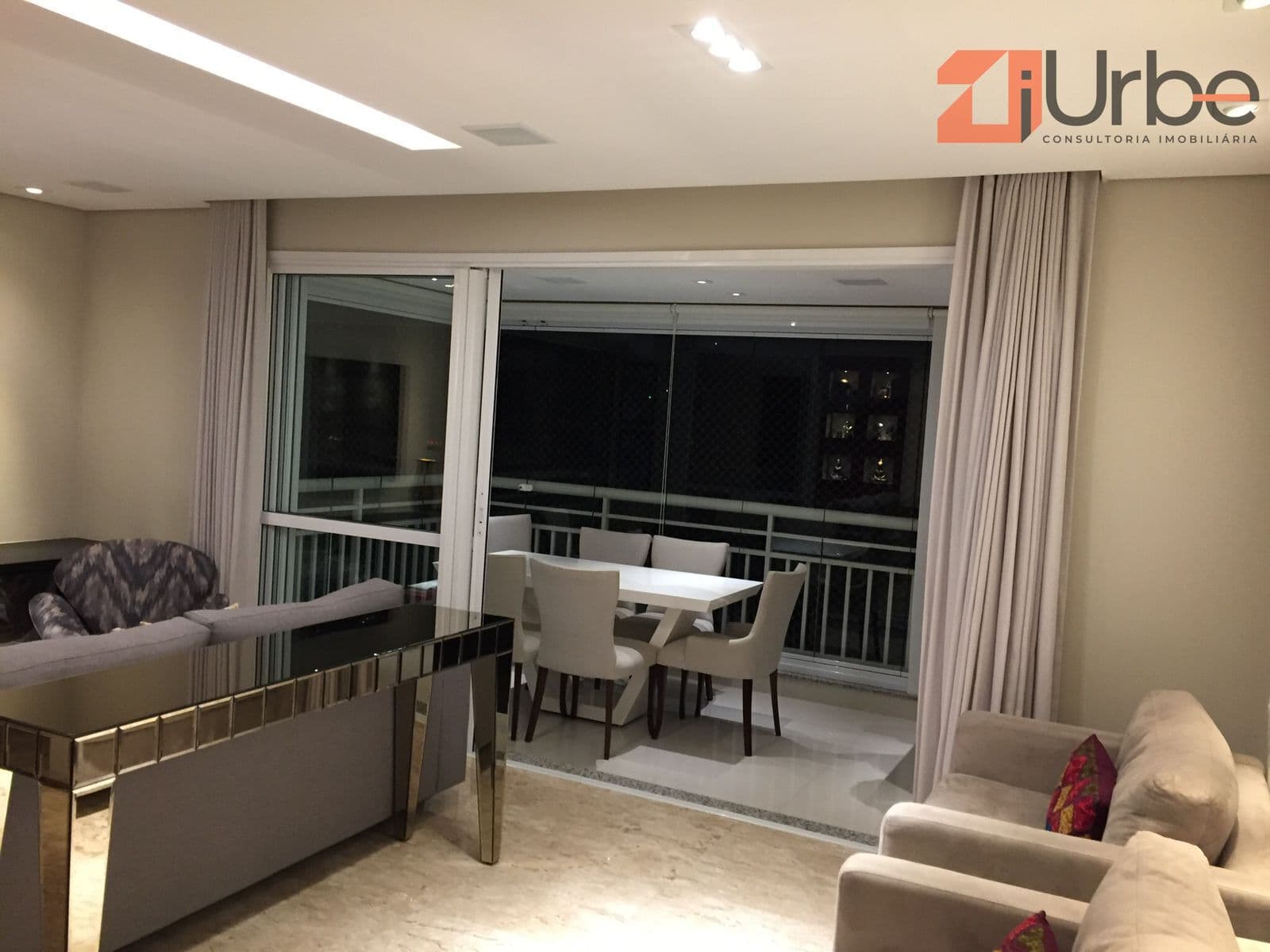 Apartamento à venda 109m², 2 vagas próximo ao Parque Ibirapuera