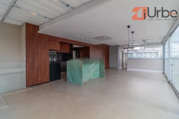 Cobertura Duplex à venda no Alto de Pinheiros com 230m², 3 suítes, 3 vagas próximo ao Parque Villa Lobos