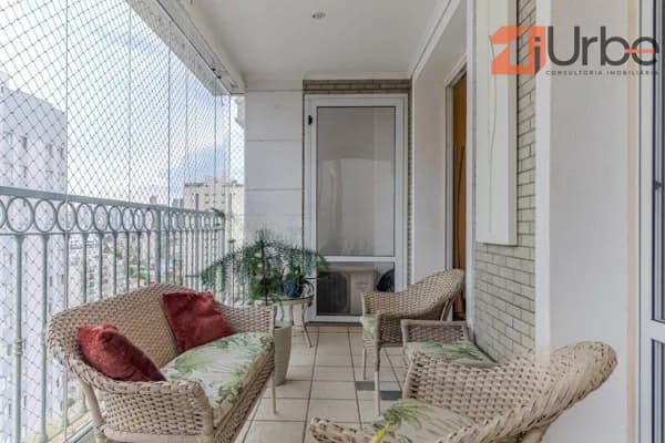 Apartamento à venda 120m², 3 vagas na Pompéia, próximo às estações de metrô Vila Madalena, Sumaré e Barra Funda,