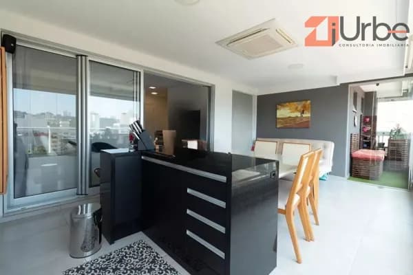 Lindo apartamento à venda com 121m², 2 vagas em Pinheiros próximo à estação Fradique Coutinho