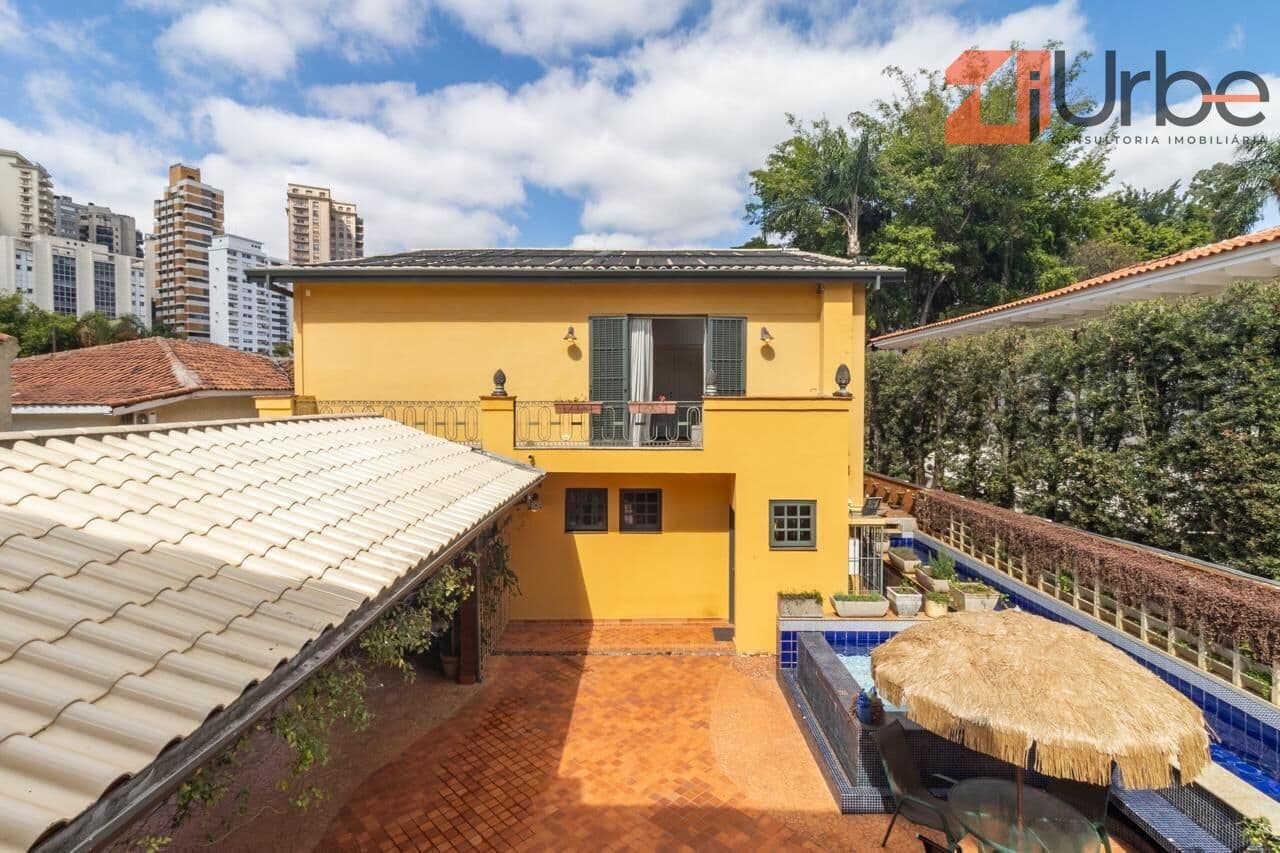 Casa Alto Padrão à venda com 455m², 5 dormitórios, 6 vagas no Pacaembu