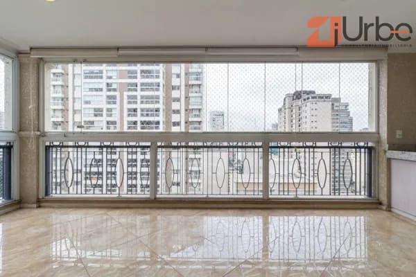 Apartamento à venda em Perdizes com 158m², 3 suítes, 4 vagas próximo ao Shopping West Plaza